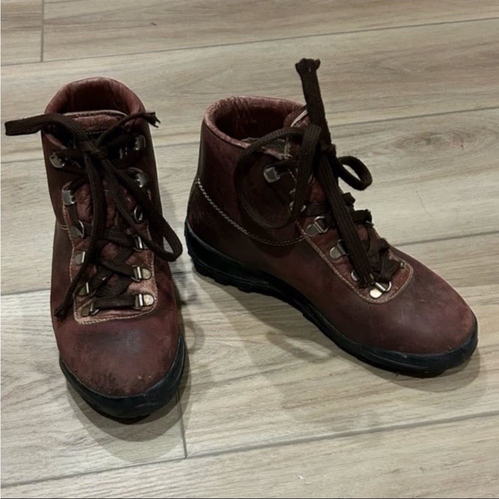Vintage Vasque hiking boots women’s size 6